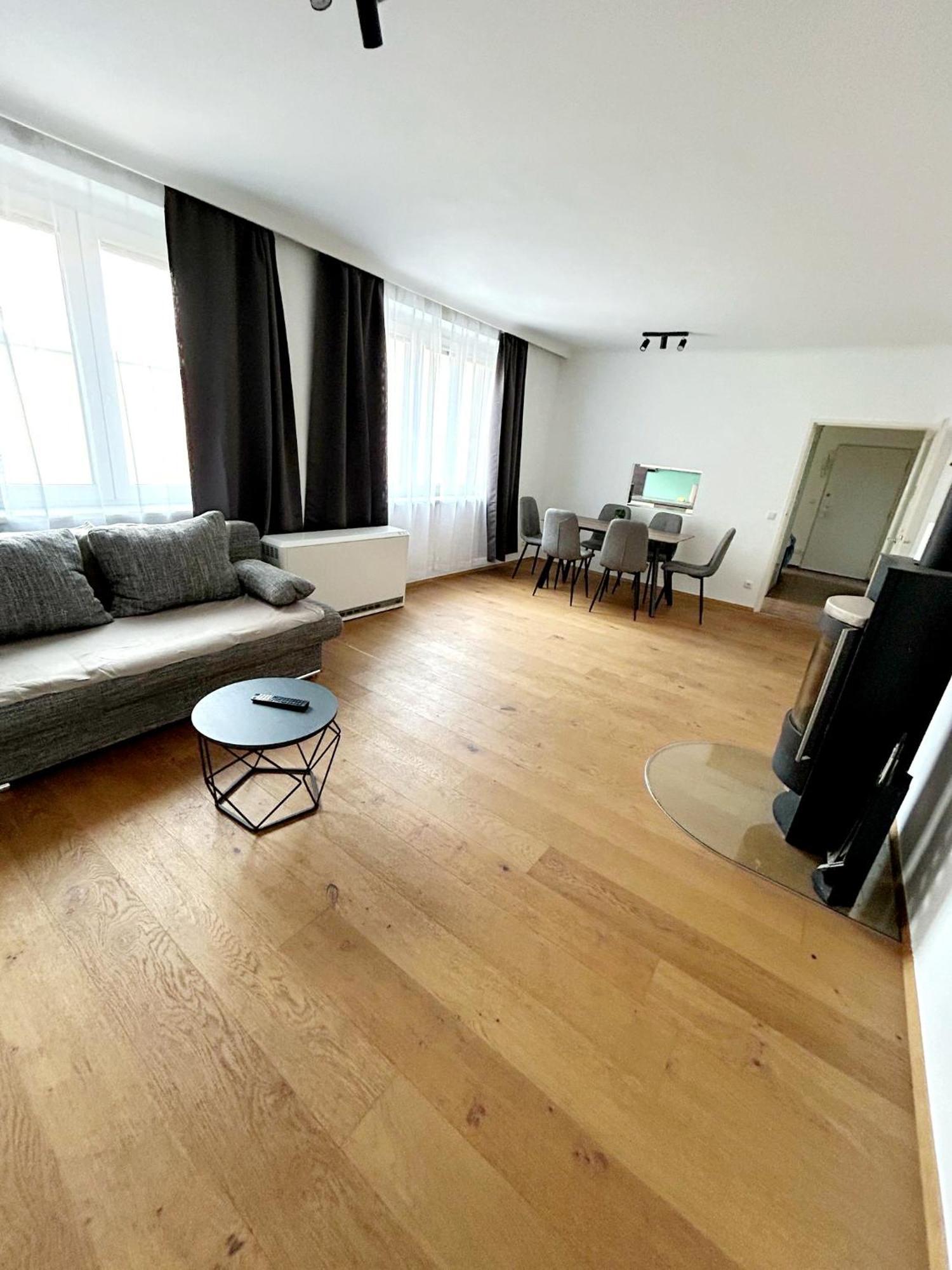 Apartment 2 Near Schoenbrunn Palace *